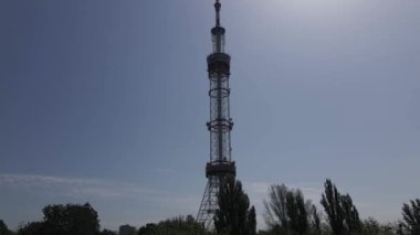 Kyiv. Ukrayna: TV kulesi. Hava görünümü.