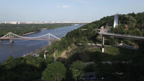Kyiv, Ukraine: Monument to Volodymyr the Great. Aerial view — Stock Video