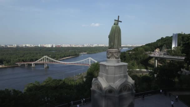 Kiev, Ukraine : Monument à Volodymyr le Grand. Vue aérienne — Video