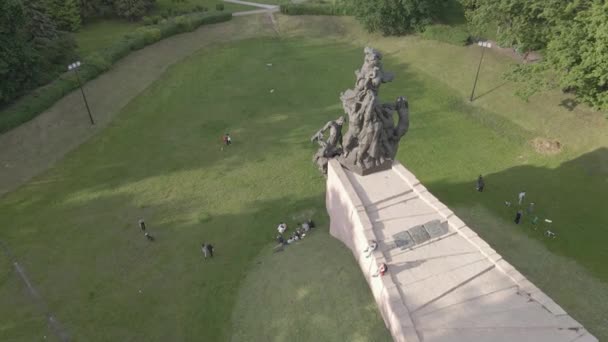 Kyiv, Ukraine：Babi Yar.纪念大屠杀犹太人。空中景观，平坦，灰色 — 图库视频影像