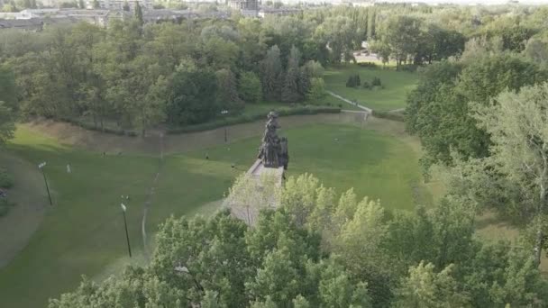 Kiev, Ukraina: Babi Yar. Minnesmassmord på judar. Flygfoto, platt, grå — Stockvideo