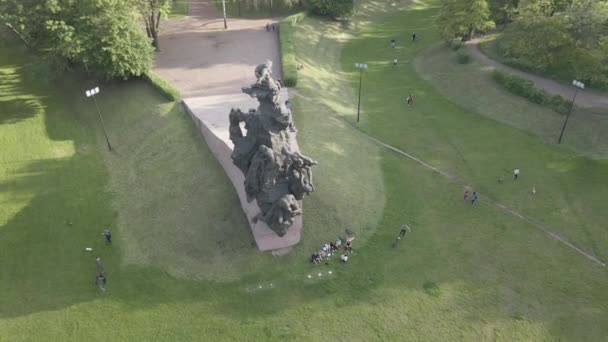 Kiev, Ukraina: Babi Yar. Minnesmassmord på judar. Flygfoto, platt, grå — Stockvideo