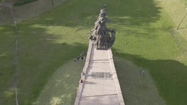 Kiev, Ucraina: Babi Yar. Omicidio di massa commemorativo di ebrei. Vista aerea, pianeggiante, grigio — Video Stock