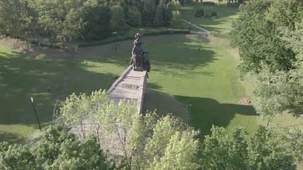 Kiev, Ukrayna: Babi Yar. Yahudilerin toplu katliamı anısına. Hava manzaralı, düz, gri — Stok video