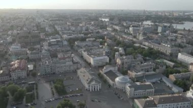 Kyiv 'in yukarıdan görünüşü. Ukrayna. Hava manzaralı, gri, düz