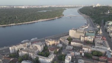Kyiv 'in yukarıdan görünüşü. Ukrayna. Hava manzaralı, gri, düz