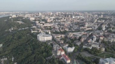 Kyiv 'in yukarıdan görünüşü. Ukrayna. Hava manzaralı, gri, düz