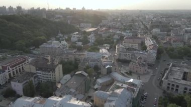 Kyiv 'in yukarıdan görünüşü. Ukrayna. Hava manzaralı, gri, düz