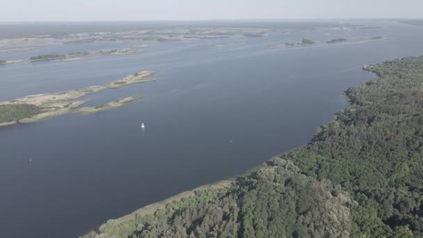 Rivière Dnipro. Vue aérienne. Repère de l'Ukraine, plat, gris