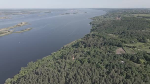 Rivière Dnipro. Vue aérienne. Repère de l'Ukraine, plat, gris
