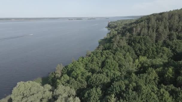 De rivier de Dnipro. Luchtfoto 's. Bezienswaardigheid van Oekraïne, vlak, grijs — Stockvideo