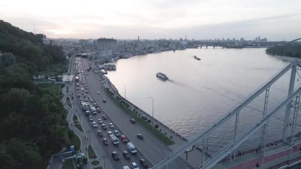 Blick auf Kiew von oben. Ukraine. Luftaufnahme, grau, flach — Stockvideo