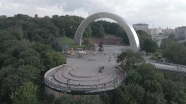 Kyiv 'in yukarıdan görünüşü. Ukrayna. Hava manzaralı, gri, düz
