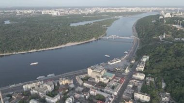 Kyiv 'in yukarıdan görünüşü. Ukrayna. Hava manzaralı, gri, düz