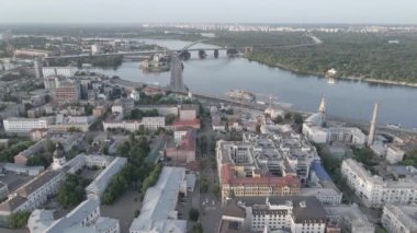 Kyiv 'in yukarıdan görünüşü. Ukrayna. Hava manzaralı, gri, düz