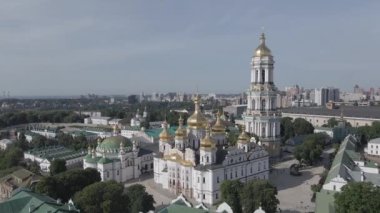 Kyiv. Ukrayna: Kyiv Pechersk Lavra 'nın hava manzarası. Gri, düz