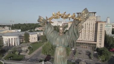 Kyiv. Ukrayna: Independence Meydanı, Meydan. Hava manzaralı, düz, gri