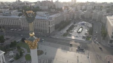 Kyiv. Ukrayna: Independence Meydanı, Meydan. Hava manzaralı, düz, gri