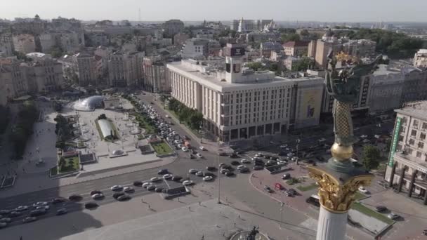 Kiev. Ucrânia: Praça da Independência, Maidan. Vista aérea, plana, cinza — Vídeo de Stock