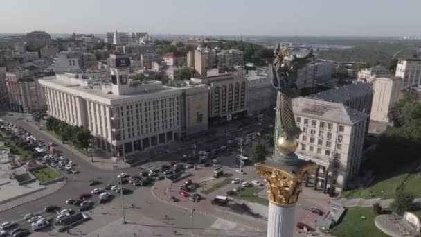 Kyiv. Ukrayna: Independence Meydanı, Meydan. Hava manzaralı, düz, gri — Stok video