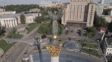 Kyiv. Ukrayna: Independence Meydanı, Meydan. Hava manzaralı, düz, gri