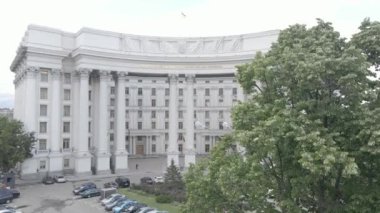 Kyiv. Ukrayna: Ukrayna Dışişleri Bakanlığı. Hava görüntüsü. Düz, gri