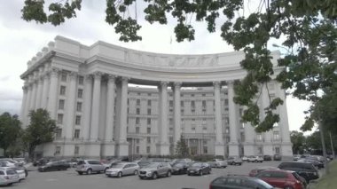 Kyiv. Ukrayna: Ukrayna Dışişleri Bakanlığı. Hava görüntüsü. Düz, gri