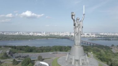Kyiv, Ukrayna: Anavatan Anıtı 'nın havadan görünüşü. Düz, gri