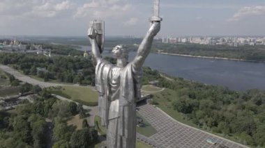Kyiv, Ukrayna: Anavatan Anıtı 'nın havadan görünüşü. Düz, gri