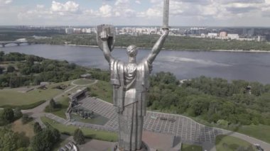 Kyiv, Ukrayna: Anavatan Anıtı 'nın havadan görünüşü. Düz, gri