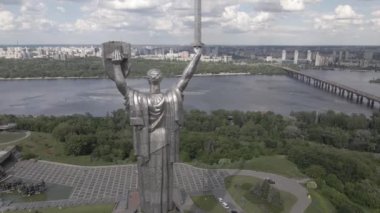 Kyiv, Ukrayna: Anavatan Anıtı 'nın havadan görünüşü. Düz, gri