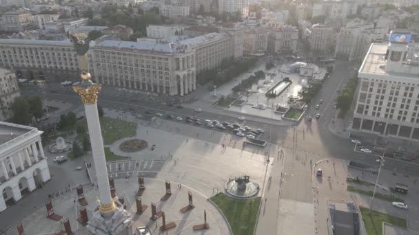 Kiev. Ukraina: Självständighetstorget, Maidan. Flygfoto, platt, grå — Stockvideo