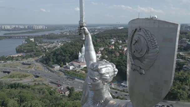 Kiev, Ucraina: Veduta aerea del Monumento alla Patria. Piatto, grigio — Video Stock