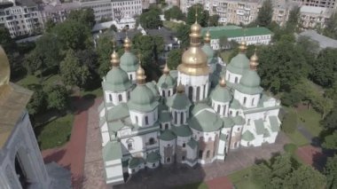 Kyiv. Ukrayna: Kyiv 'deki Aziz Sophias Katedrali. Hava manzaralı, düz, gri