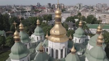 Kyiv. Ukrayna: Kyiv 'deki Aziz Sophias Katedrali. Hava manzaralı, düz, gri
