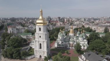 Kyiv. Ukrayna: Kyiv 'deki Aziz Sophias Katedrali. Hava manzaralı, düz, gri