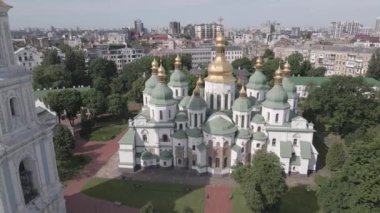 Kyiv. Ukrayna: Kyiv 'deki Aziz Sophias Katedrali. Hava manzaralı, düz, gri