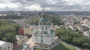 Kyiv. Ukrayna. St. Andrews Kilisesi. Havadan. Düz, gri
