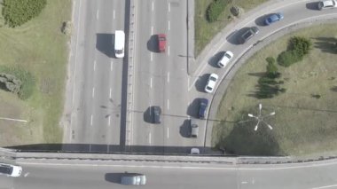 Kyiv. Ukrayna: yol kavşağı. Hava manzaralı, düz, gri