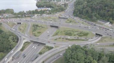 Kyiv. Ukrayna: yol kavşağı. Hava manzaralı, düz, gri