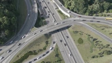 Kyiv. Ukrayna: yol kavşağı. Hava manzaralı, düz, gri