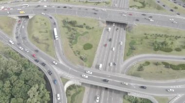 Kyiv. Ukrayna: yol kavşağı. Hava manzaralı, düz, gri