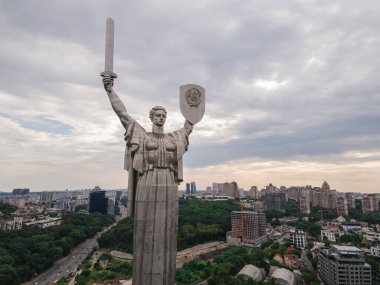 Kyiv 'in Çekimi: Anavatan Anıtı