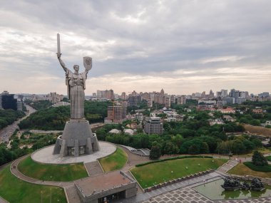 Kyiv 'in Çekimi: Anavatan Anıtı