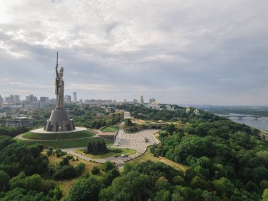 Ukrayna 'nın tarihi anıtı: Kyiv' deki Anavatan Anıtı