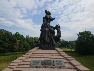 Babi Yar. İkinci Dünya Savaşı sırasında Yahudilerin öldürüldüğü yer..