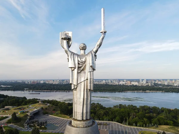 Monumento da pátria em Kiev, Ucrânia — Fotografia de Stock