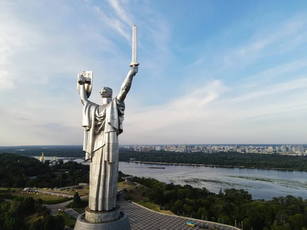 Monumento da pátria em Kiev, Ucrânia — Fotografia de Stock