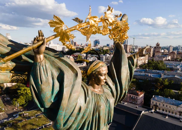 Monument on Independence Square in Kyiv, Ukraine — Stock Photo, Image