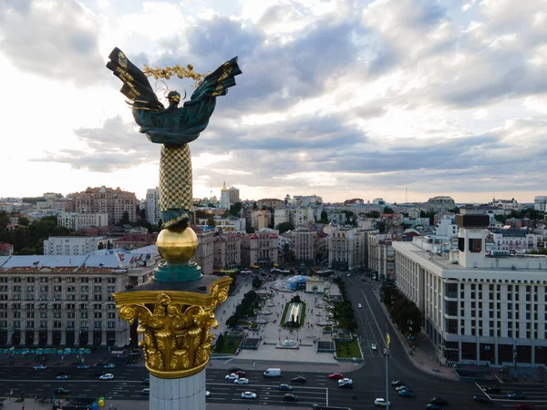 Monument på Självständighetstorget i Kiev, Ukraina — Stockfoto